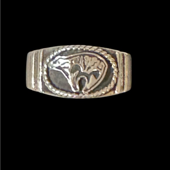 Jewelry - Vintage Native (?) Bear Sterling Silver Band Ring — Size 8